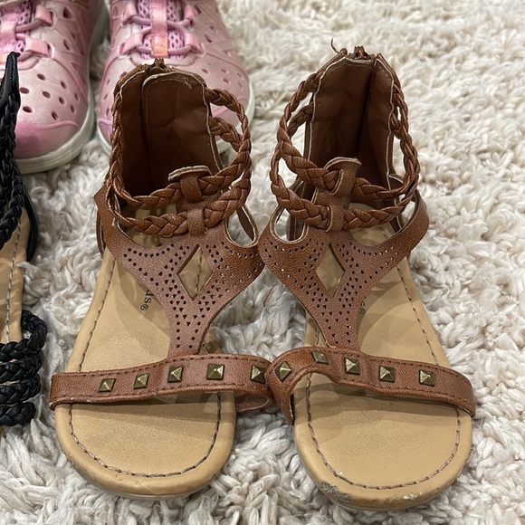 Size 6 Toddler Shoe Bundle - Picture 4 of 5